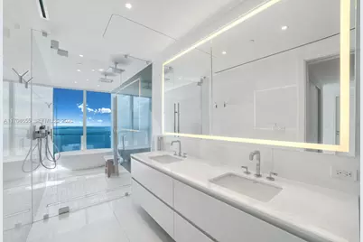 300 Biscayne Blvd Way #4703, Miami, FL 33131 - Photo 15