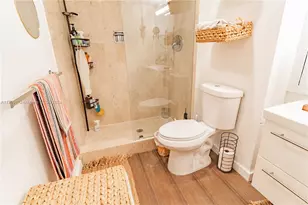 1800 NE 114th St, Miami, FL 33181 - Photo 37