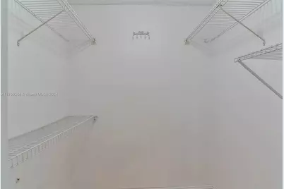 8895 Fontainebleau Blvd #407, Miami, FL 33172 - Photo 15