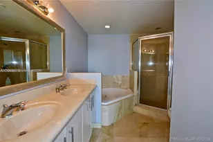 7900 Harbor Island Dr, North Bay Village, FL 33141 - Photo 17