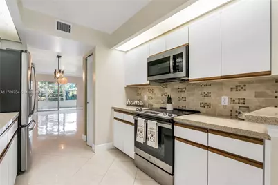 900 SW 125th Way #304R, Pembroke Pines, FL 33027 - Photo 9