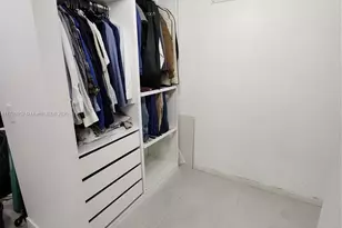 10865 NW 7th St, Miami, FL 33172 - Photo 17