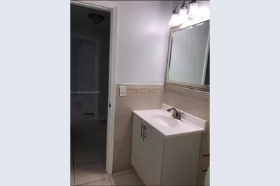 4165 W 6th Ct, Hialeah, FL 33012 - Photo 11