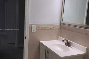 4165 W 6th Ct, Hialeah, FL 33012 - Photo 11