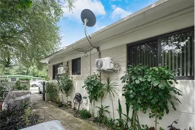175 NW 68th St, Miami, FL 33150 - Photo 21