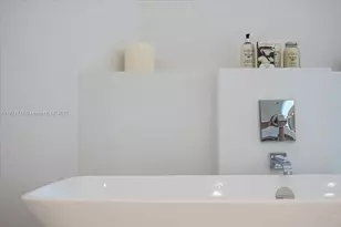 17301 Biscayne Blvd, North Miami Beach, FL 33160 - Photo 23