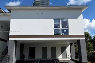 210 SE 10th St, Hallandale Beach, FL 33009 - Photo 7