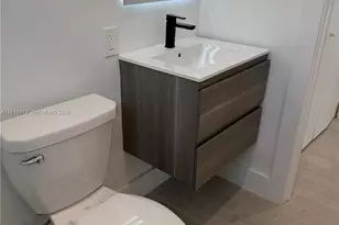 210 SE 10th St, Hallandale Beach, FL 33009 - Photo 13