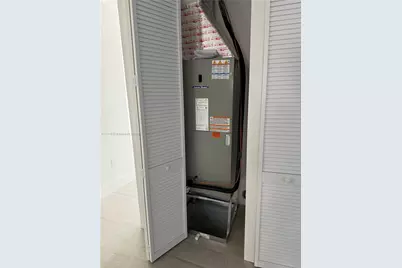 210 SE 10th St, Hallandale Beach, FL 33009 - Photo 25