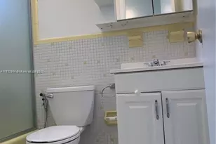 1395 NE 167th St, Miami, FL 33162 - Photo 27