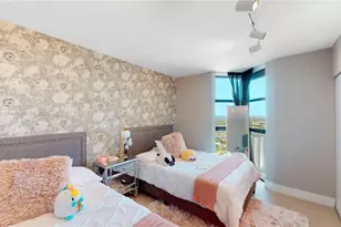 1000 W Island Blvd, Aventura, FL 33160 - Photo 15