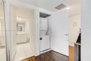 55 SE 6th St, Miami, FL 33131 - Photo 19