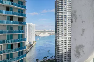 55 SE 6th St, Miami, FL 33131 - Photo 23