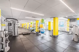 7501 E Treasure Dr, North Bay Village, FL 33141 - Photo 29