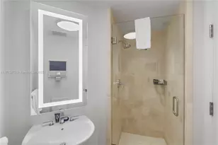 4401 Collins Ave, Miami Beach, FL 33140 - Photo 21