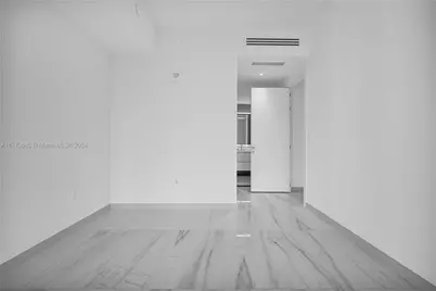 300 Biscayne Blvd Way #2608, Miami, FL 33131 - Photo 9