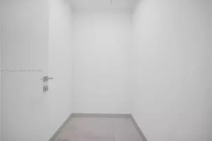 300 Biscayne Blvd Way, Miami, FL 33131 - Photo 11