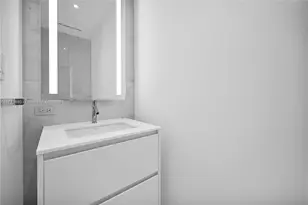 300 Biscayne Blvd Way, Miami, FL 33131 - Photo 19