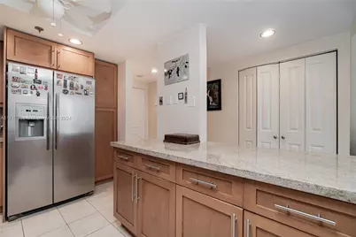 20515 E Country Club Dr #1048, Aventura, FL 33180 - Photo 11