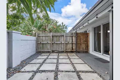 300 SW 23rd St, Fort Lauderdale, FL 33315 - Photo 41