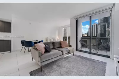 31 SE 6th St #1703, Miami, FL 33131 - Photo 3