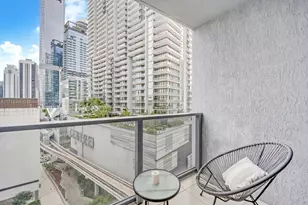 31 SE 6th St, Miami, FL 33131 - Photo 9