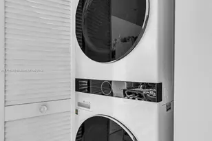 253 NE 2nd St, Miami, FL 33132 - Photo 19