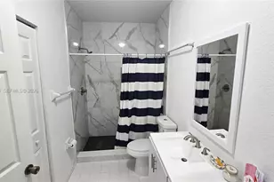 7854 Catalina Cir, Tamarac, FL 33321 - Photo 9