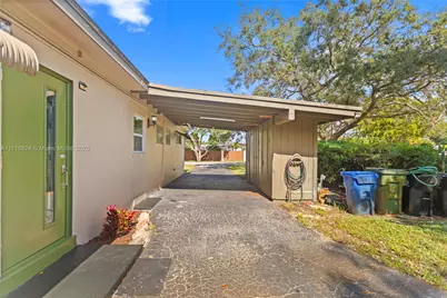 3302 SW 15th Ct, Fort Lauderdale, FL 33312 - Photo 5