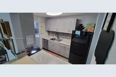 13285 Arbor Pointe Cir, Tampa, FL 33617 - Photo 7