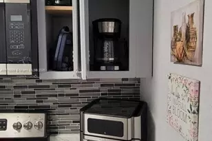 13285 Arbor Pointe Cir, Tampa, FL 33617 - Photo 11