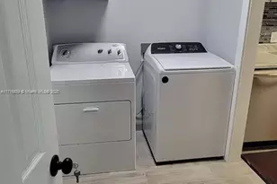 13285 Arbor Pointe Cir, Tampa, FL 33617 - Photo 27