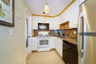 1040 SE 4th Ave, Deerfield Beach, FL 33441 - Photo 7