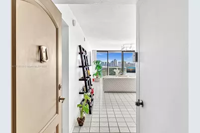 3625 N Country Club Dr #2108, Aventura, FL 33180 - Photo 3