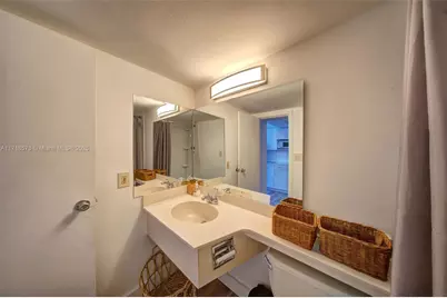 19201 Collins Ave #746, Sunny Isles Beach, FL 33160 - Photo 17