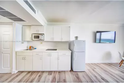 19201 Collins Ave #746, Sunny Isles Beach, FL 33160 - Photo 7