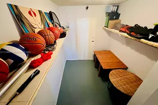 900 Bay Dr, Miami Beach, FL 33141 - Photo 9