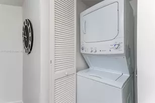 31 SE 6th St, Miami, FL 33131 - Photo 19