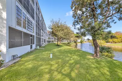 3037 Newport H #3037, Deerfield Beach, FL 33442 - Photo 31