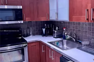 400 Kings Point Dr, Sunny Isles Beach, FL 33160 - Photo 25