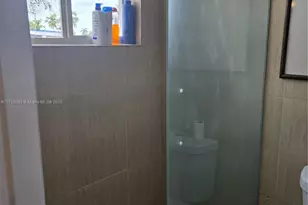 5712 Hollywood Blvd, Hollywood, FL 33021 - Photo 9