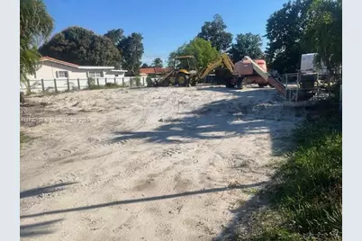 1140 W 32nd St, Hialeah, FL 33012 - Photo 5