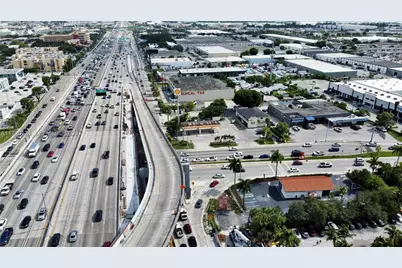 7701 NW 103rd St, Hialeah Gardens, FL 33016 - Photo 9