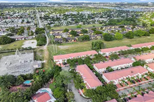 1007 NE 208th St, Miami, FL 33179 - Photo 13