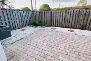 1007 NE 208th St, Miami, FL 33179 - Photo 67
