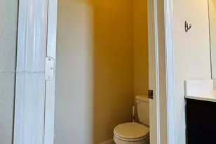 1007 NE 208th St, Miami, FL 33179 - Photo 59