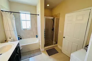 1007 NE 208th St, Miami, FL 33179 - Photo 55