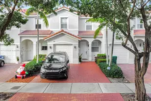 1007 NE 208th St, Miami, FL 33179 - Photo 9