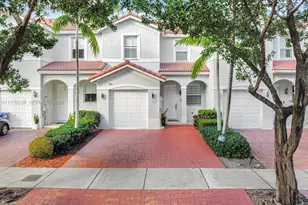 1007 NE 208th St, Miami, FL 33179 - Photo 9