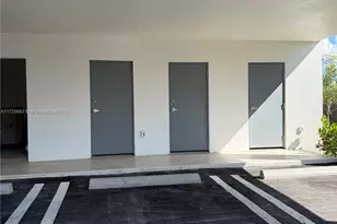 210 SE 10th St, Hallandale Beach, FL 33009 - Photo 5